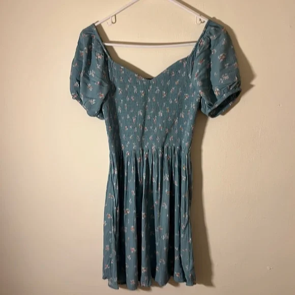 American Eagle Outfitters | Dresses | American Eagle Blue Floral Dress With  Sweetheart Neckline And Puffy Sleeves | Poshmark